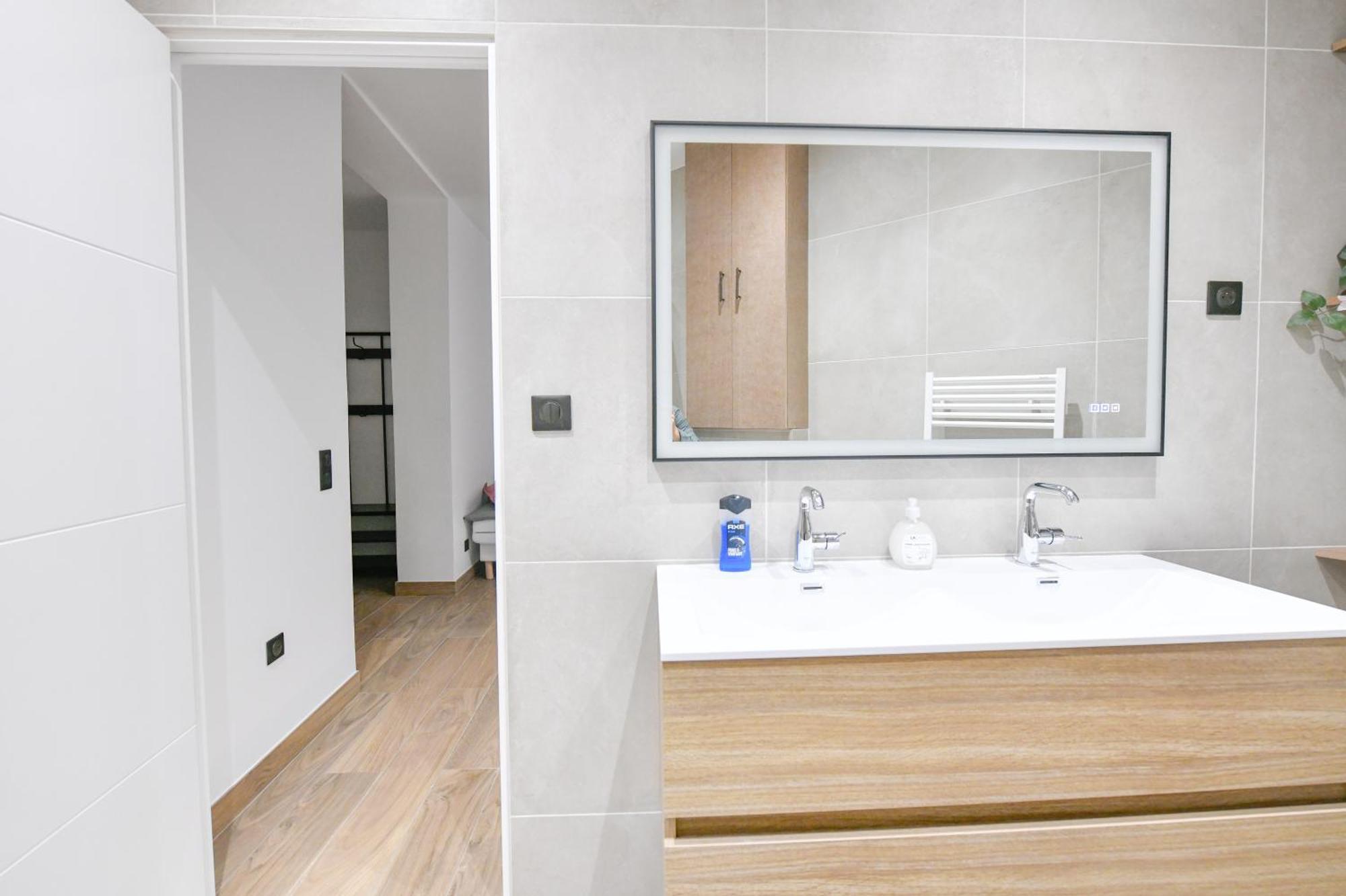 Parking Gratuit - Montmartre Charme & Patio Prive - Sacre-Coeur Metro Anvers פריז מראה חיצוני תמונה