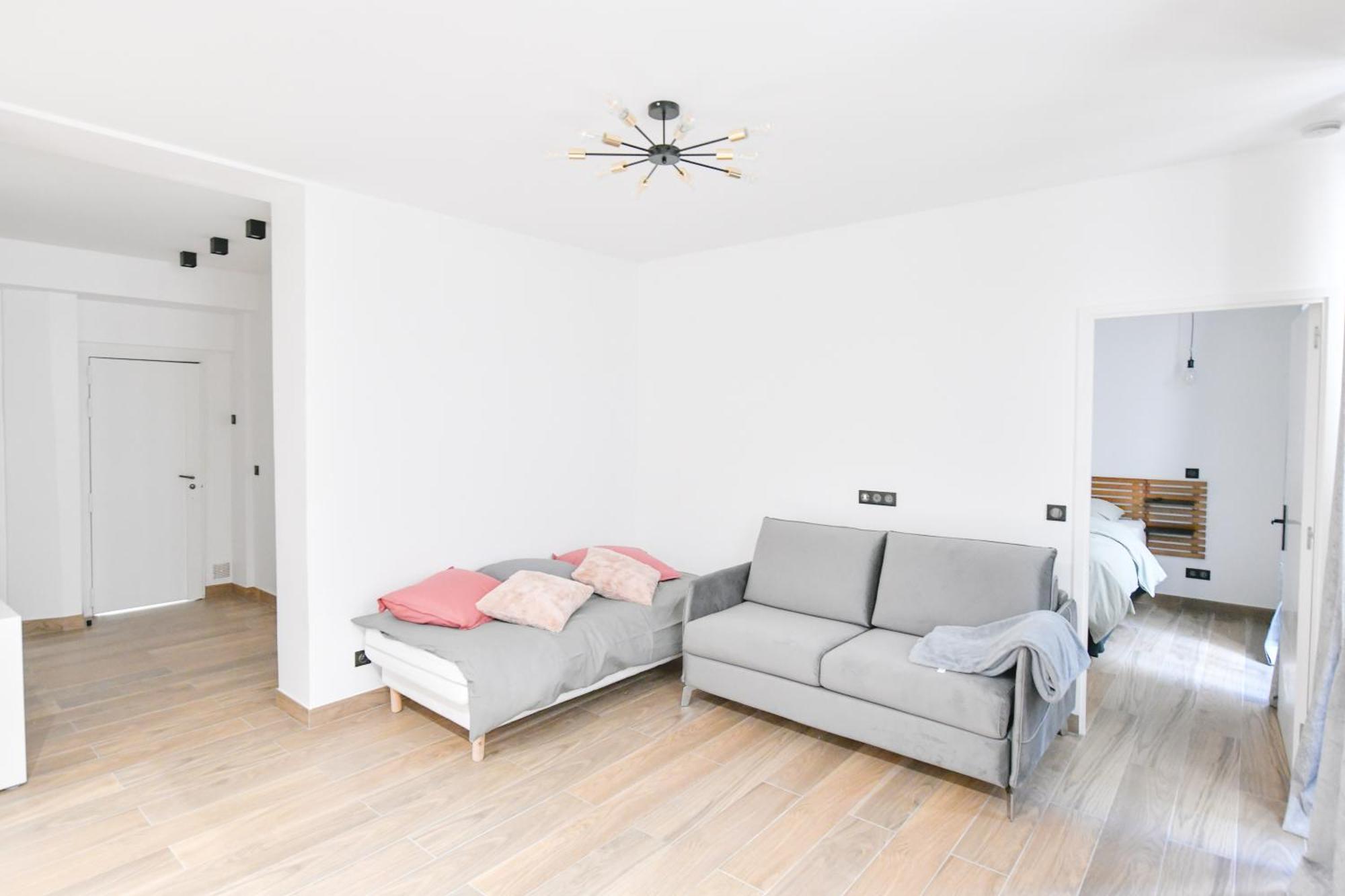 Parking Gratuit - Montmartre Charme & Patio Prive - Sacre-Coeur Metro Anvers פריז מראה חיצוני תמונה
