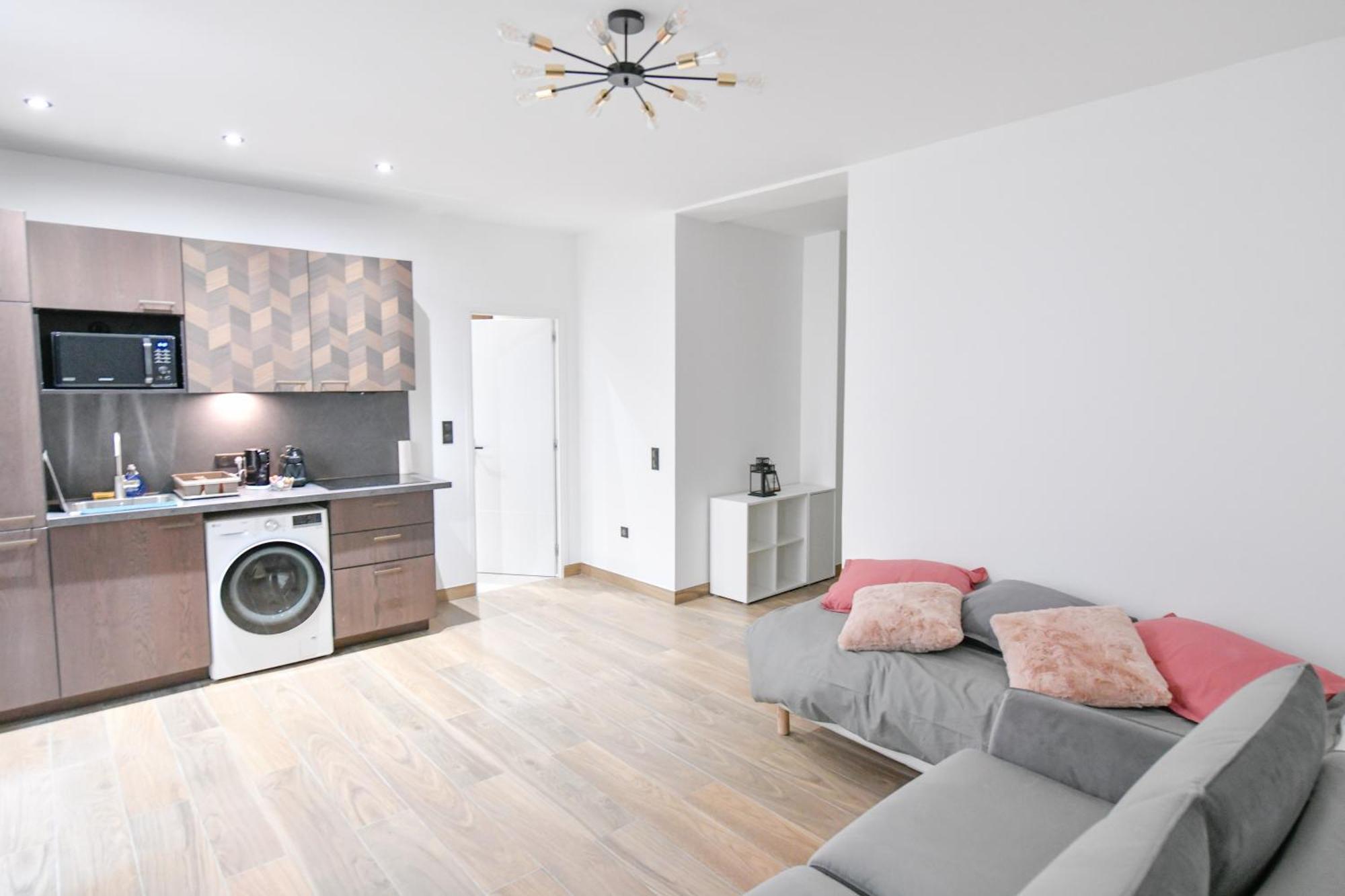 Parking Gratuit - Montmartre Charme & Patio Prive - Sacre-Coeur Metro Anvers פריז מראה חיצוני תמונה