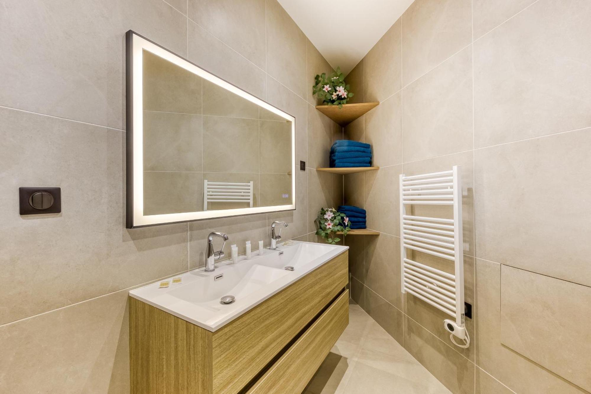 Parking Gratuit - Montmartre Charme & Patio Prive - Sacre-Coeur Metro Anvers פריז מראה חיצוני תמונה